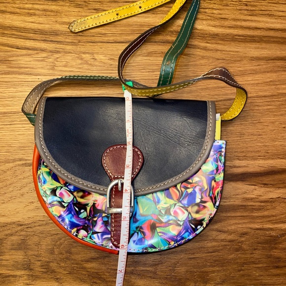 a mini purse - Picture 4 of 8